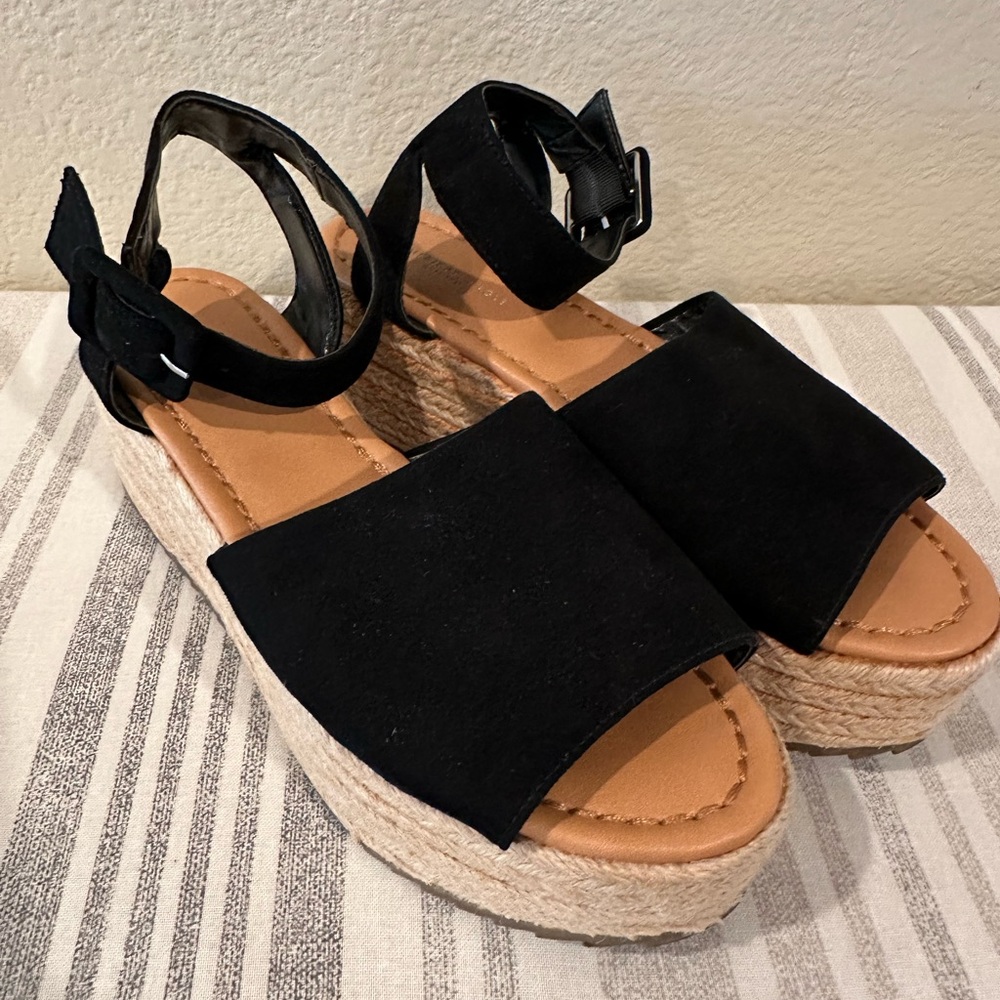 American Eagle Platform Sandals